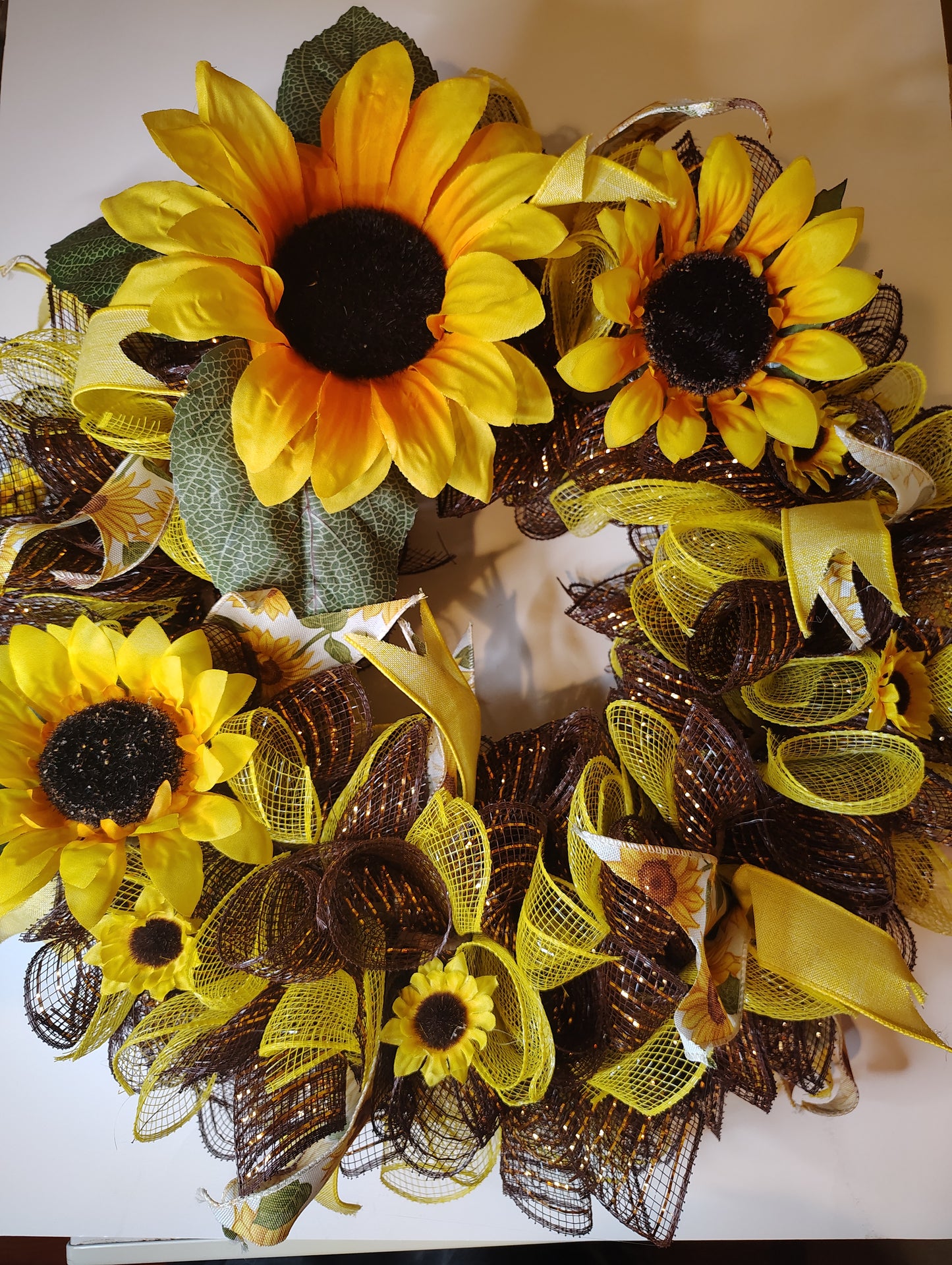 14 in Sunflower Wreath