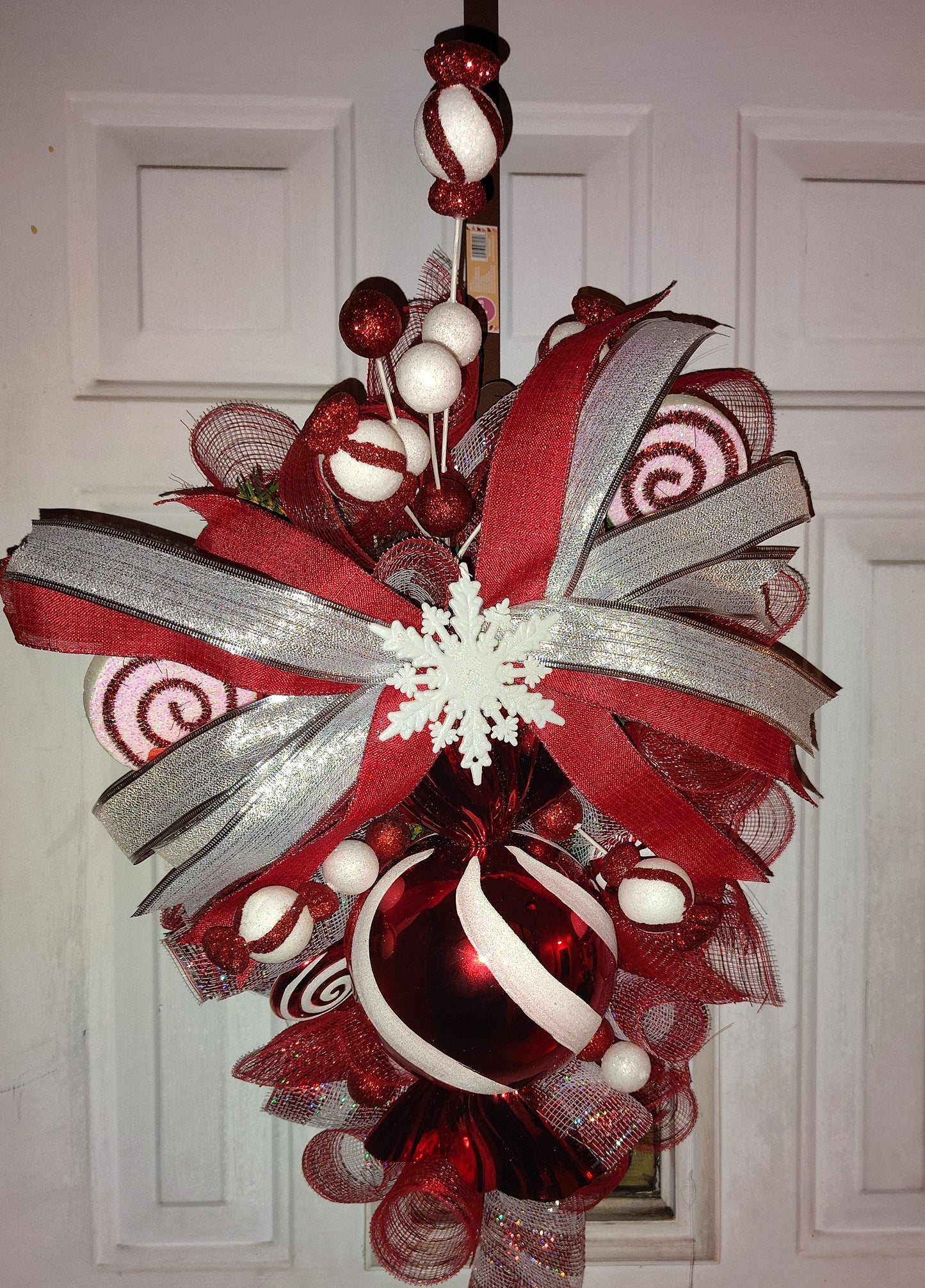22in teardrop wreath